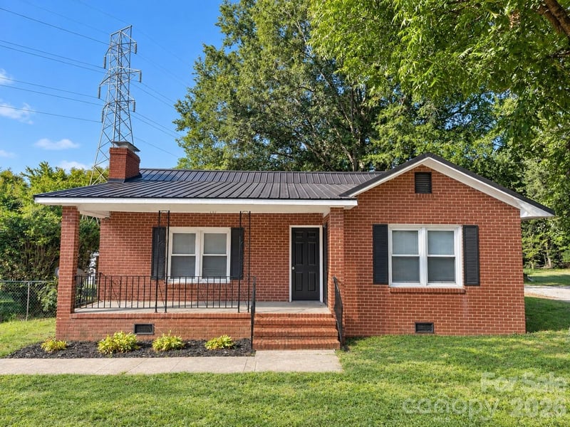 711 West Rice Street, Landis, NC - 2 beds, 1 bath, 1,018 sqft - $239,900