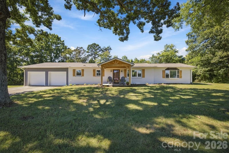 3034 Heffner Place, Hudson, NC - 3 beds, 2.5 baths, 1,586 sqft - $310,000