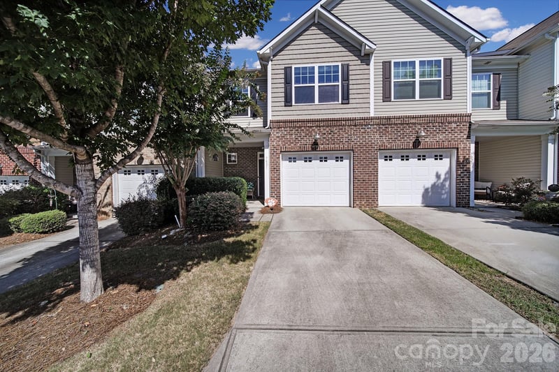 7021 Woodsbay Lane, Rock Hill, SC - 3 beds, 2.5 baths, 1,732 sqft - $300,000