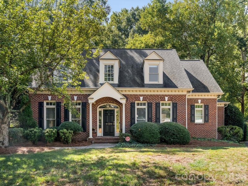 1105 Randolph Oaks Court, Charlotte, NC - 4 beds, 3.5 baths, 3,345 sqft - $1,095,000