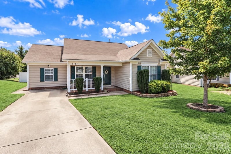 2174 Wexford Way, Statesville, NC - 3 beds, 2 baths, 1,664 sqft - $280,000