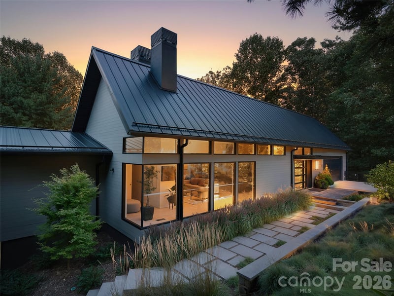 6 Waterside Drive, Asheville, NC - 3 beds, 3.5 baths, 3,286 sqft - $2,195,000