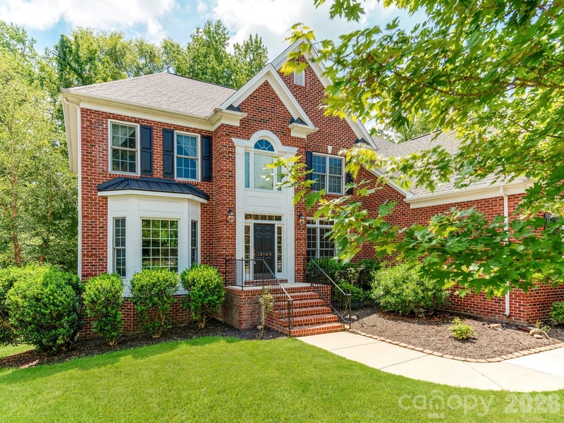 10145 Stewarton Lane NW, Charlotte, NC - 5 beds, 3 baths, 3,555 sqft - $670,000