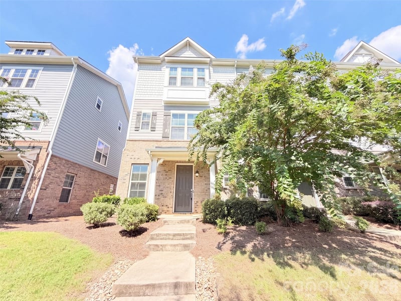 9431 Ainslie Downs Street, Charlotte, NC - 2 beds, 2.5 baths, 1,616 sqft - $334,000