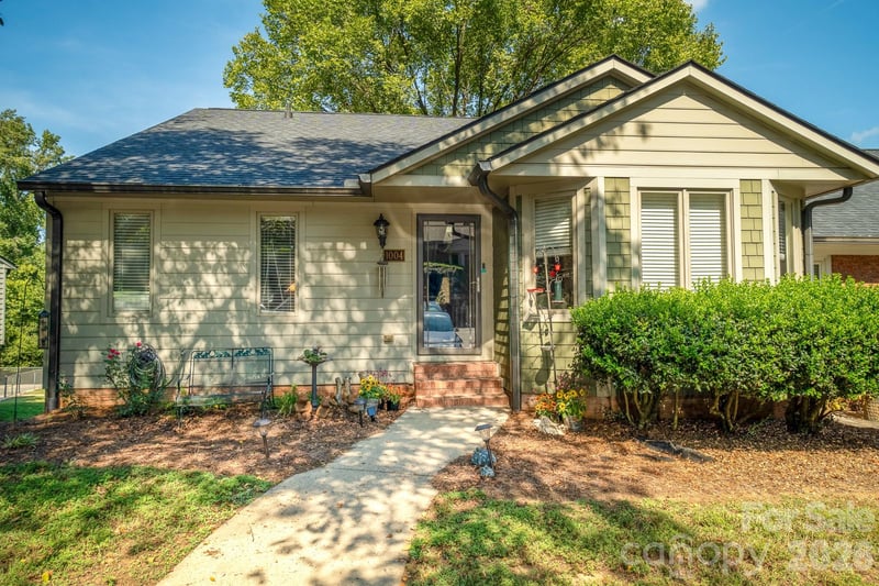 1004 Kenilworth Court NW, Concord, NC - 4 beds, 3 baths, 2,651 sqft - $340,000