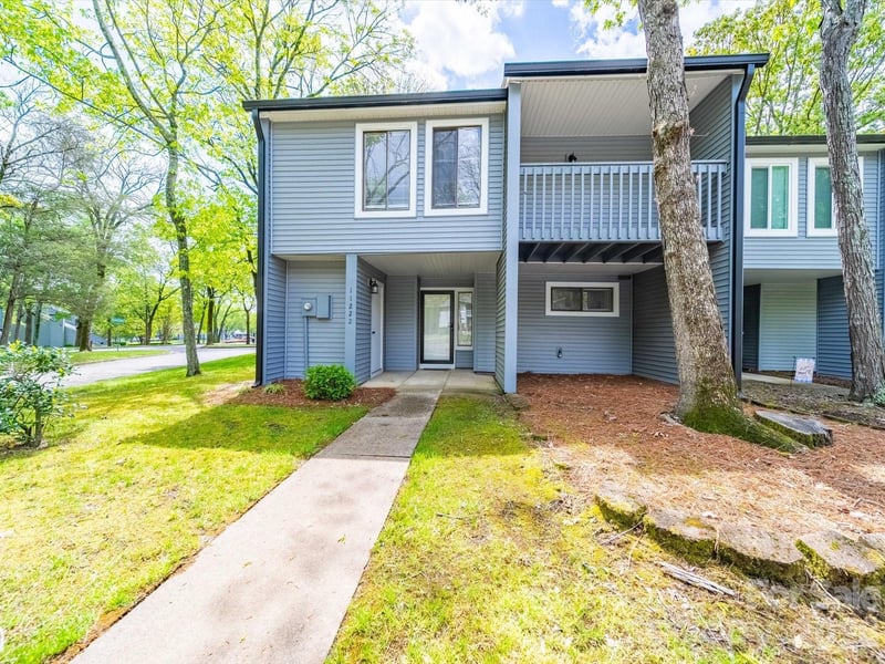 11222 Carmel Chace Drive, Charlotte, NC - 2 beds, 2.5 baths, 1,316 sqft - $240,000
