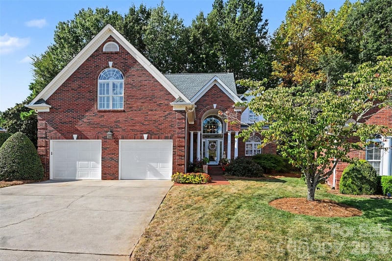 1244 Kennett Avenue, Gastonia, NC - 3 beds, 3.5 baths, 3,151 sqft - $610,000