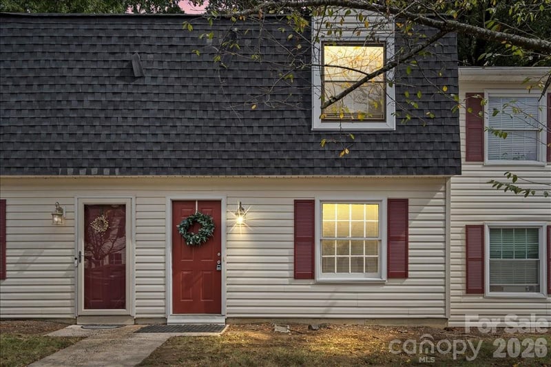 2220 Yorkhills Drive Apt 2, Charlotte, NC - 2 beds, 1.5 baths, 958 sqft - $155,000
