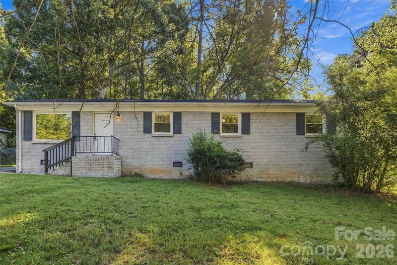 428 E Mclelland Avenue, Mooresville, NC - 3 beds, 2 baths, 1,237 sqft - $245,000