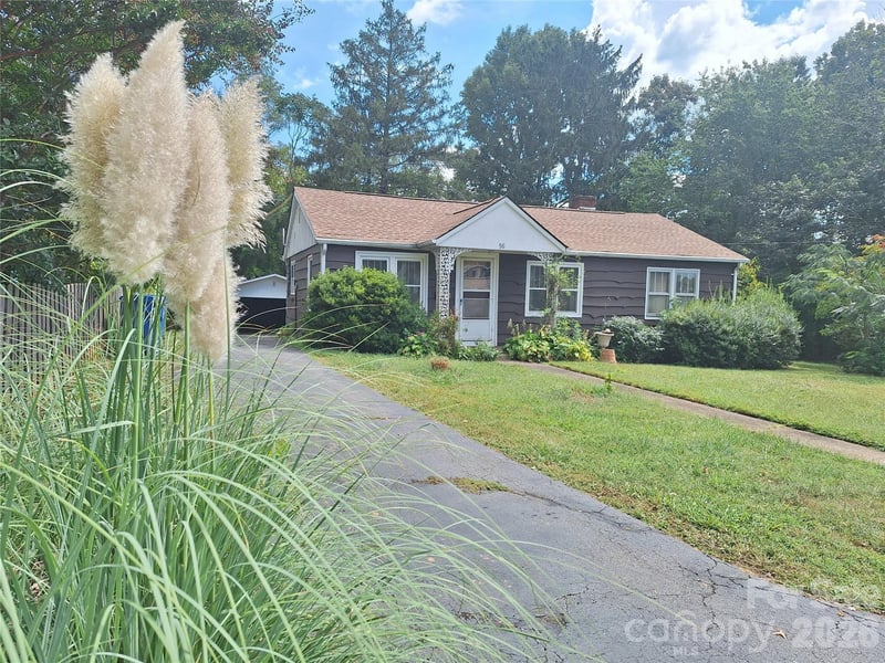 16 Shannon Drive, Asheville, NC - 3 beds, 1 bath, 1,136 sqft - $305,000