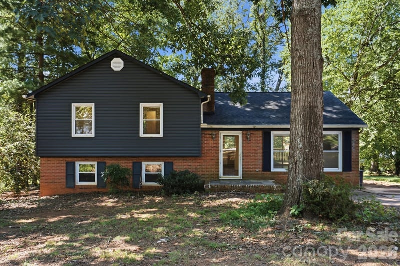 609 Old Farm Road, Statesville, NC - 4 beds, 2 baths, 1,859 sqft - $235,000