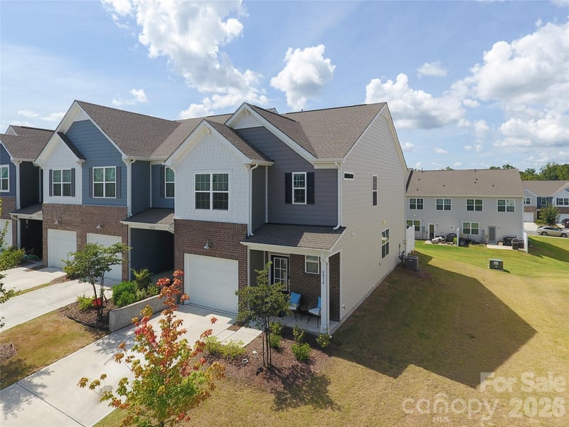 6016 Chelsea Oaks Ridge, Tega Cay, SC - 3 beds, 2.5 baths, 1,772 sqft - $380,000