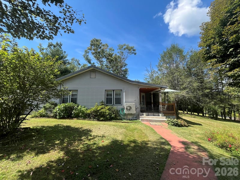 74 Vaughn Road, Spruce Pine, NC - 2 beds, 2 baths, 962 sqft - $390,000