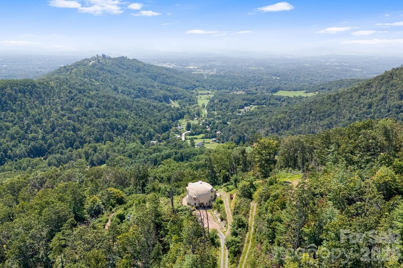44 Azura Gdns None, Weaverville, NC - 2 beds, 2.5 baths, 3,950 sqft - $1,950,000