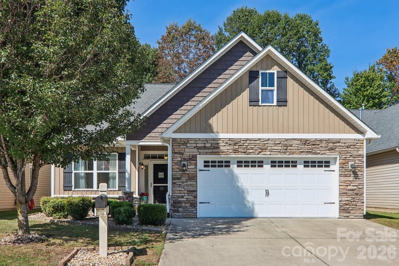 73 Foxtail Court, Hendersonville, NC - 3 beds, 2 baths, 1,644 sqft - $429,900