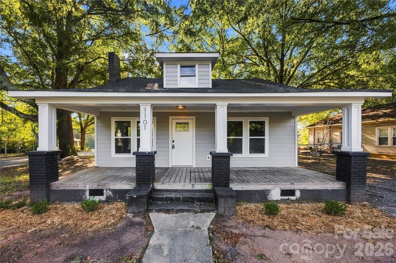1101 Opal Street, Charlotte, NC - 4 beds, 2 baths, 1,518 sqft - $435,000