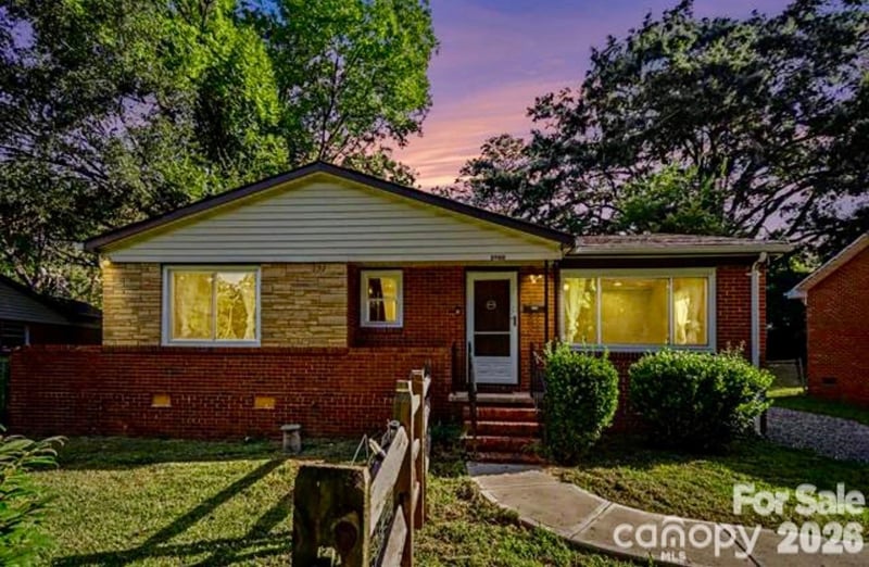 3960 Bristol Drive, Charlotte, NC - 3 beds, 1 bath, 1,004 sqft - $257,900