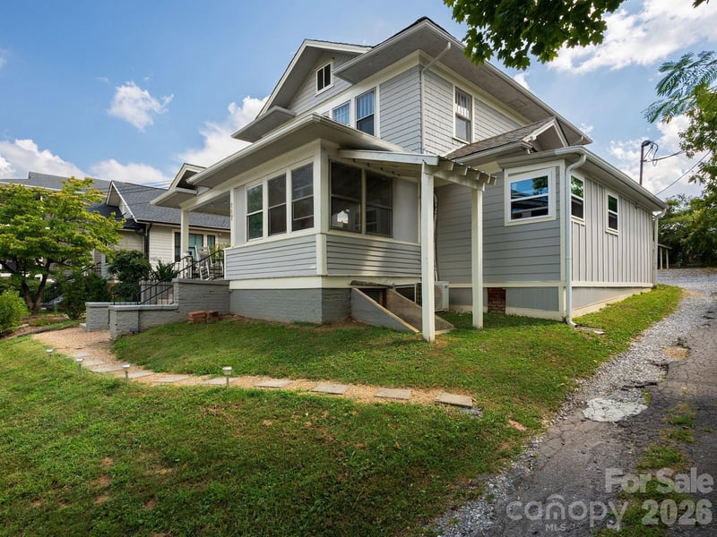 117 & 119 Spears Avenue, Asheville, NC - 6 beds, 3,307 sqft - $850,000
