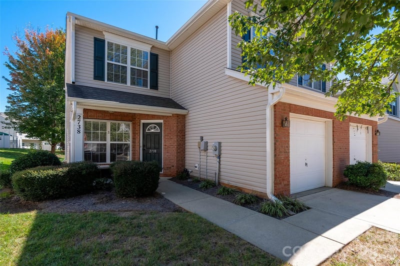 2738 Mill Valley Court, Matthews, NC - 3 beds, 2.5 baths, 1,787 sqft - $310,000