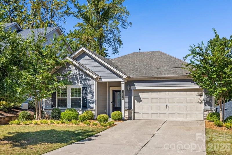 14830 Batteliere Drive, Charlotte, NC - 3 beds, 2 baths, 1,567 sqft - $400,000