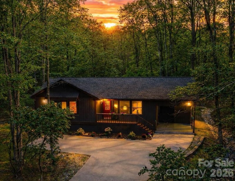 417 Soquili Drive, Brevard, NC - 2 beds, 2 baths, 1,336 sqft - $374,500