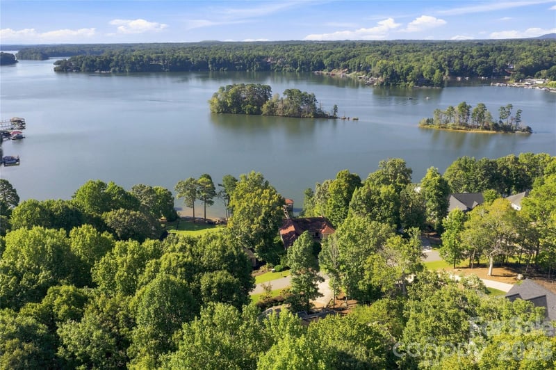 184 High Lake Drive, Statesville, NC - 3 beds, 3.5 baths, 3,867 sqft - $745,000