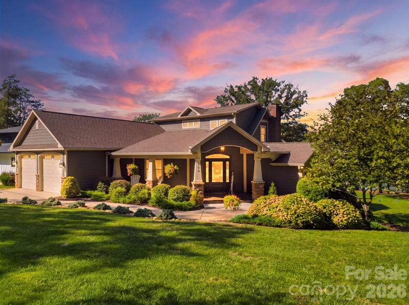 132 Lucent Lane, Mooresville, NC - 3 beds, 2.5 baths, 2,468 sqft - $2,325,000