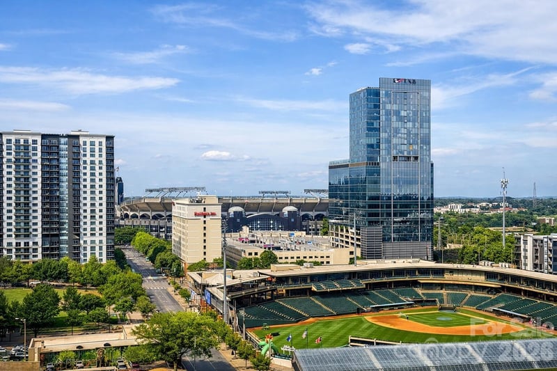 333 W Trade Street Apt 907, Charlotte, NC - 2 beds, 2 baths, 1,380 sqft - $629,900