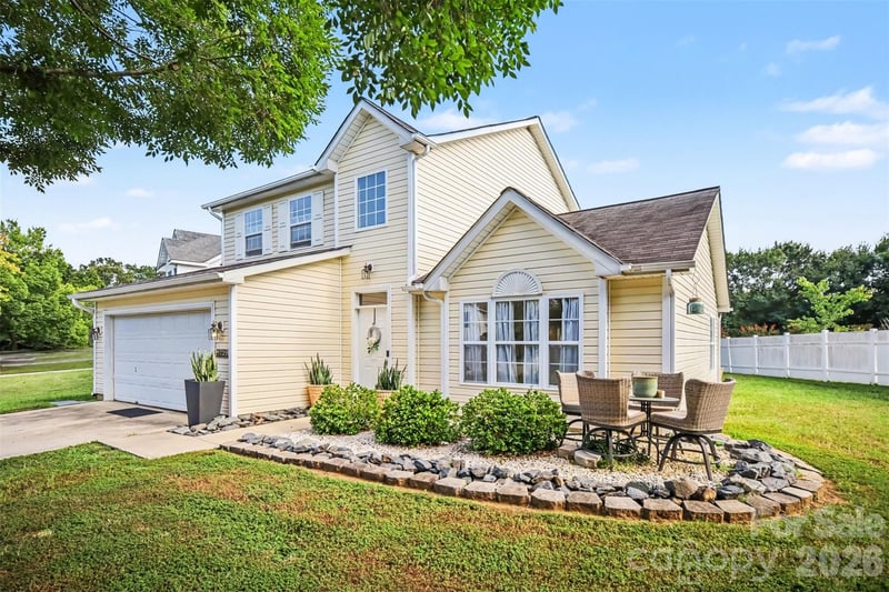 15725 Southern Garden Lane, Charlotte, NC - 4 beds, 2.5 baths, 1,829 sqft - $410,000