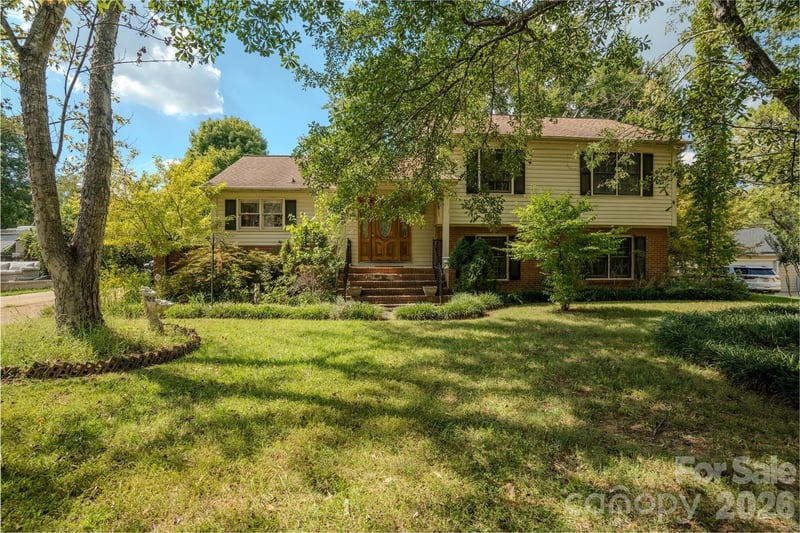 6516 Brynwood Drive, Charlotte, NC - 4 beds, 3 baths, 2,214 sqft - $585,000