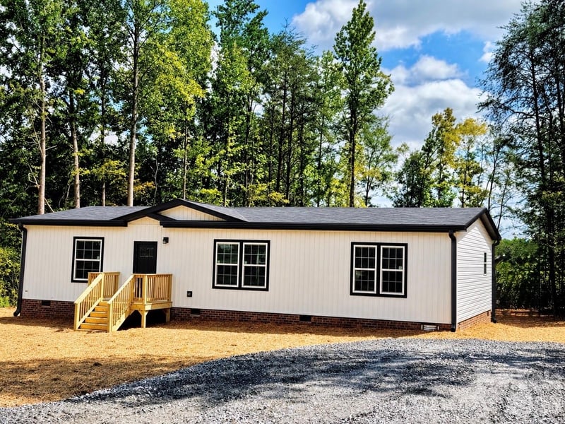 105 Cottontail Lane, Statesville, NC - 3 beds, 2 baths, 1,736 sqft - $309,900