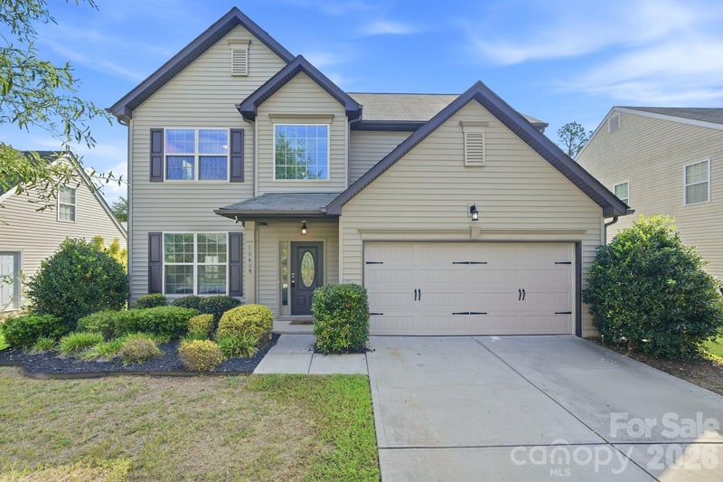 10609 Candlestick Court, Charlotte, NC - 5 beds, 2.5 baths, 2,501 sqft - $439,900