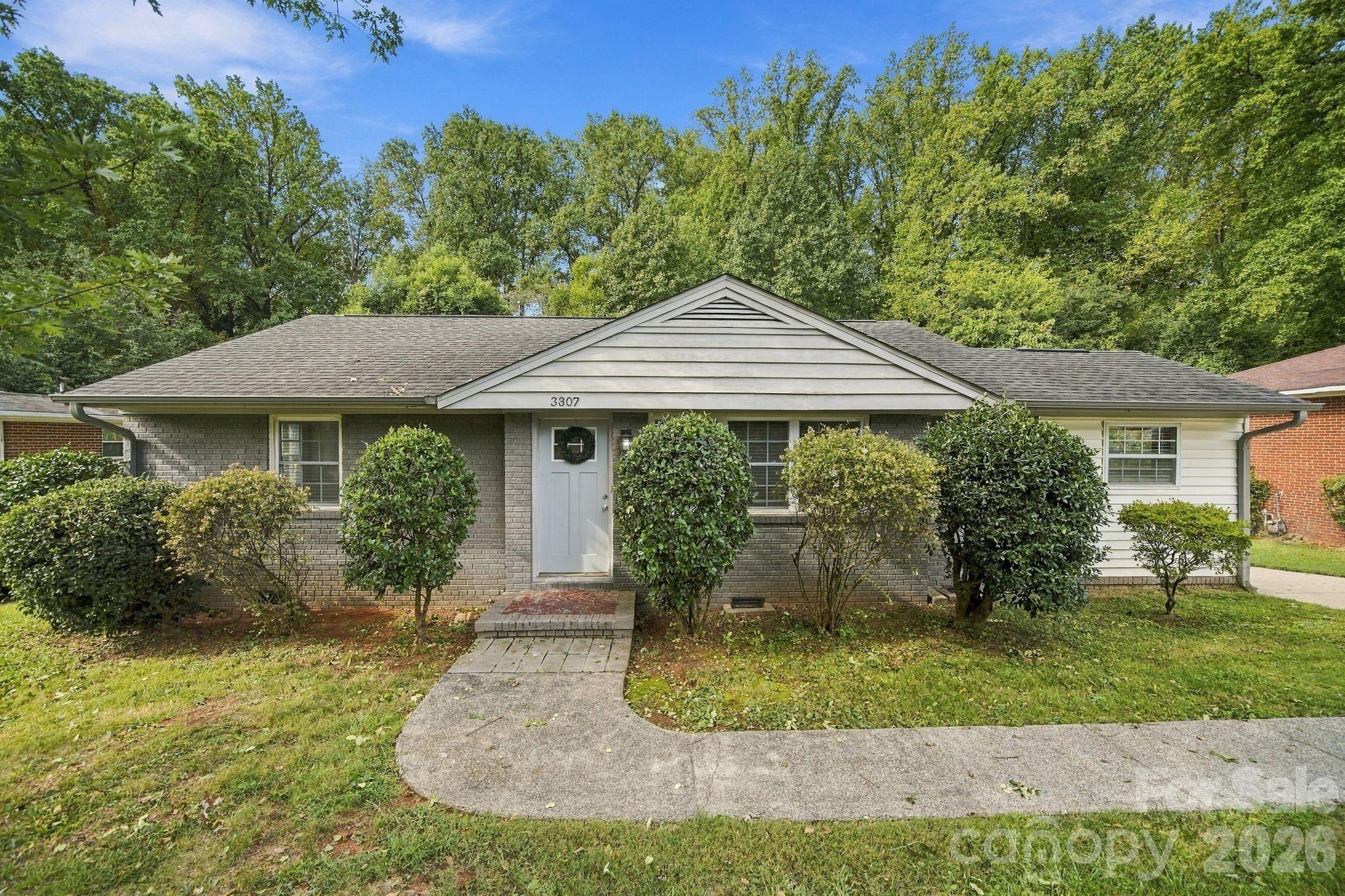 3307 Bonaire Dr, Charlotte, NC 28208. property listing photo