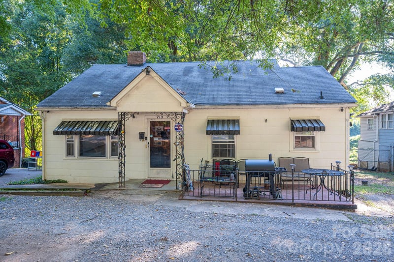 712 N Weldon Street, Gastonia, NC - 2 beds, 1 bath, 1,478 sqft - $140,000