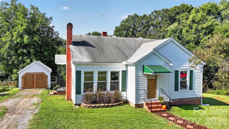 227 Nesbit Drive, Salisbury, NC - 2 beds, 1 bath, 1,029 sqft - $230,000