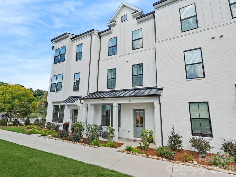2110 Magnolia Blossom Way, Charlotte, NC - 4 beds, 3.5 baths, 1,969 sqft - $579,000