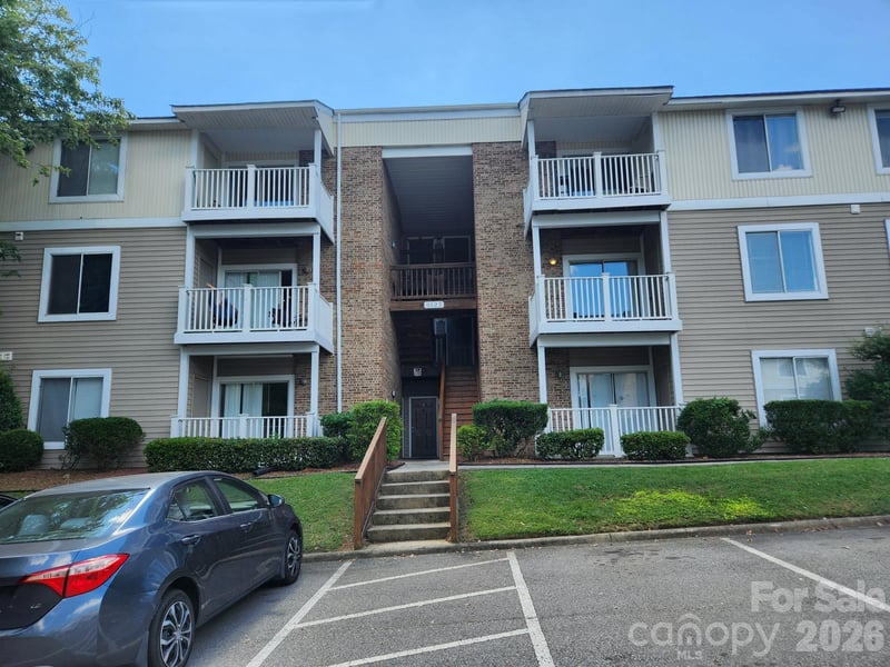9523 University Terrace Drive, Charlotte, NC - 4 beds, 2 baths, 1,061 sqft - $250,000