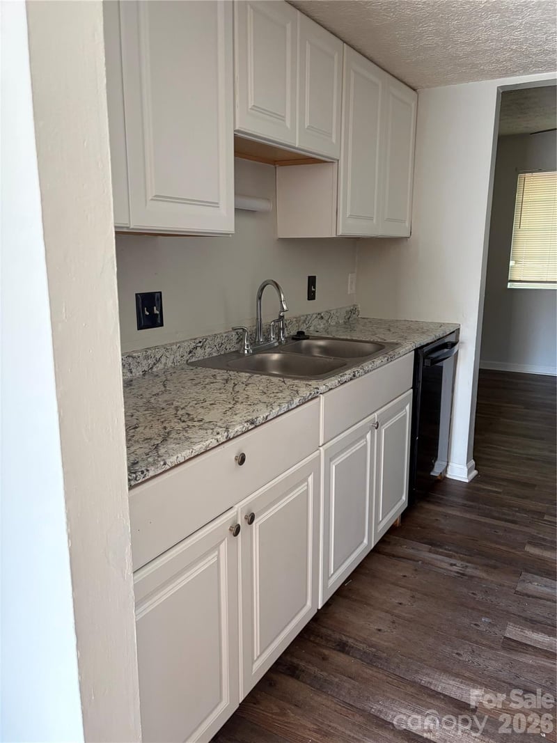 9456 Lexington Circle Unit C, Charlotte, NC - 3 beds, 1.5 baths, 1,159 sqft - $180,000