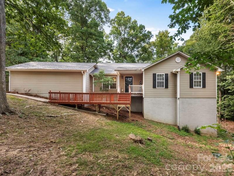 6238 King George Drive, Charlotte, NC - 4 beds, 2 baths, 2,006 sqft - $398,500