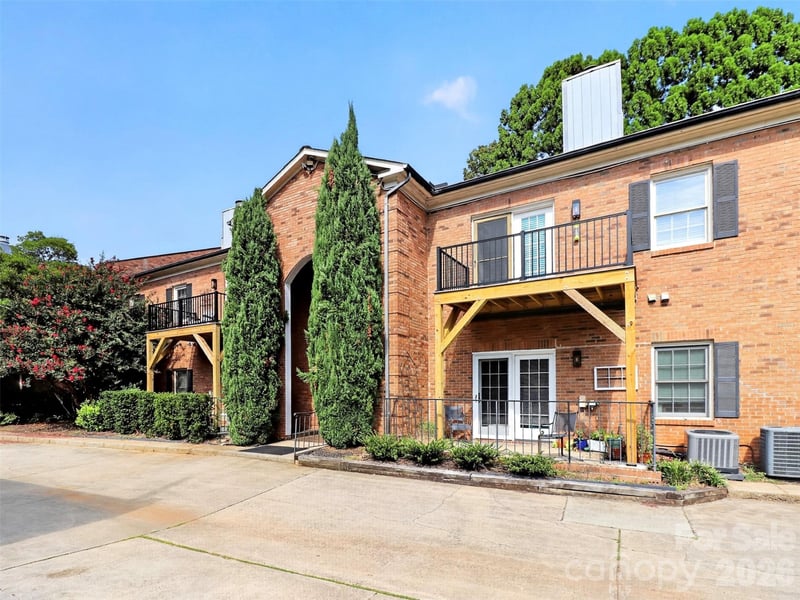 1012 Queens Road C, Charlotte, NC - 2 beds, 2 baths, 1,087 sqft - $384,750