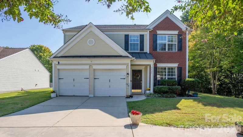 9420 Hillston Ridge Road, Huntersville, NC - 3 beds, 2.5 baths, 2,095 sqft - $519,000