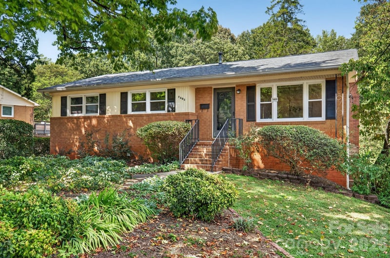 7601 Woodstream Drive, Charlotte, NC - 4 beds, 2.5 baths, 2,485 sqft - $525,000