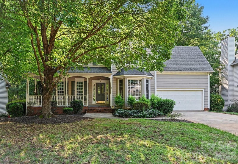 130 River Wood Drive, Fort Mill, SC - 4 beds, 3.5 baths, 3,837 sqft - $595,000