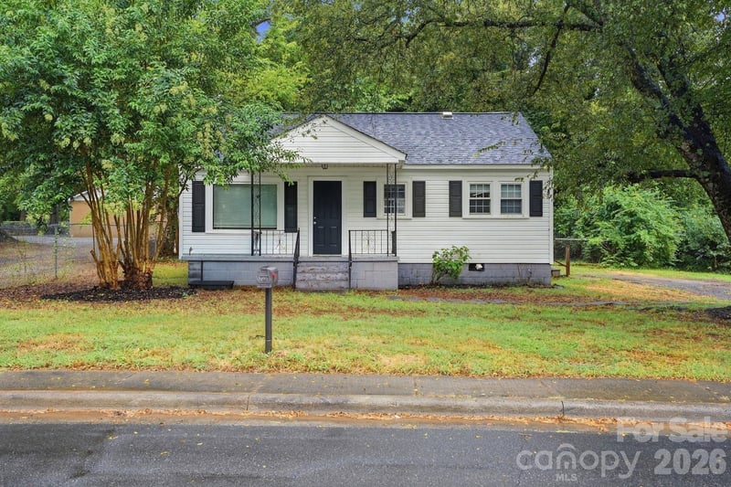 2955 Amay James Avenue, Charlotte, NC - 3 beds, 1 bath, 939 sqft - $239,900
