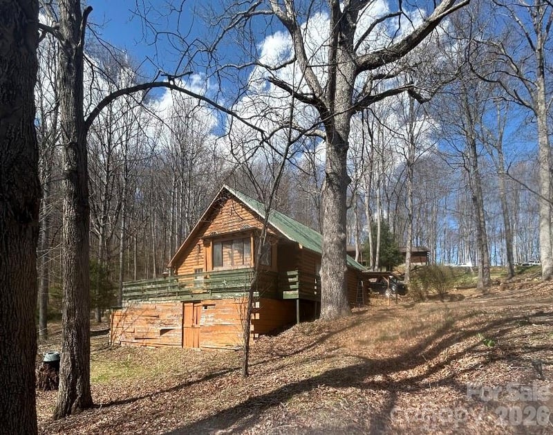 67 Mistletoe Ridge, Waynesville, NC - 2 beds, 2 baths, 1,498 sqft - $225,000