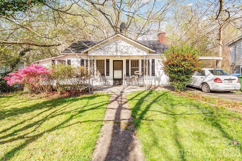 119 Fairfax Avenue, Asheville, NC - 4 beds, 2 baths, 1,176 sqft - $279,000