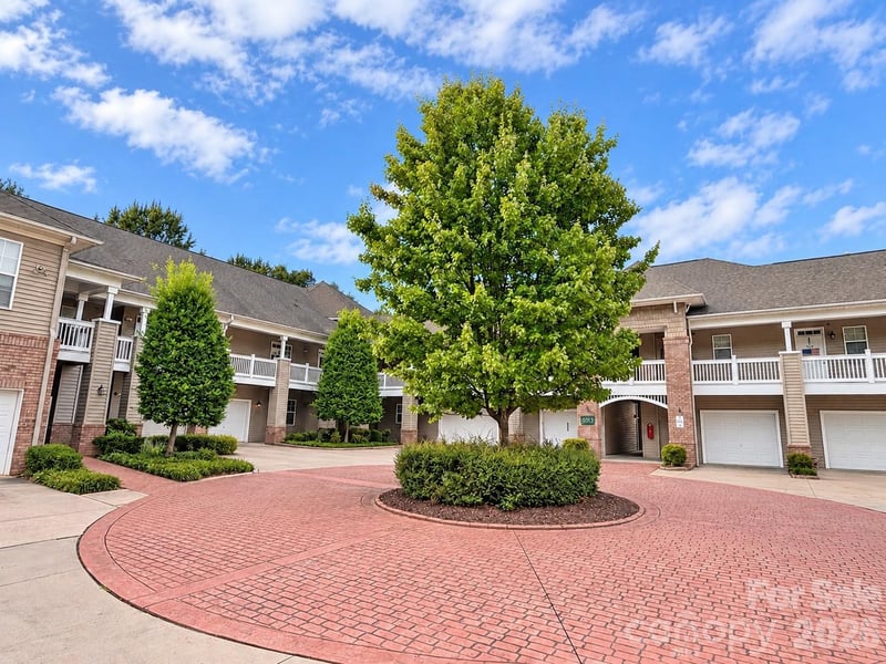 9009 Rosalyn Glen Road, Cornelius, NC - 3 beds, 2.5 baths, 1,980 sqft - $405,000