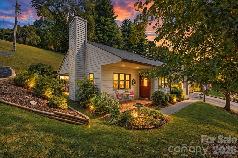 310 Robertson Street, Burnsville, NC - 2 beds, 2 baths, 1,280 sqft - $359,000