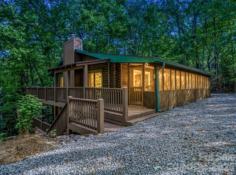 368 Starling Road, Lake Lure, NC - 4 beds, 2 baths, 1,047 sqft - $595,000
