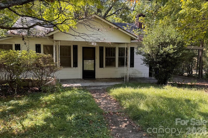 119 Fairfax Avenue, Asheville, NC - 4 beds, 1,789 sqft - $279,000